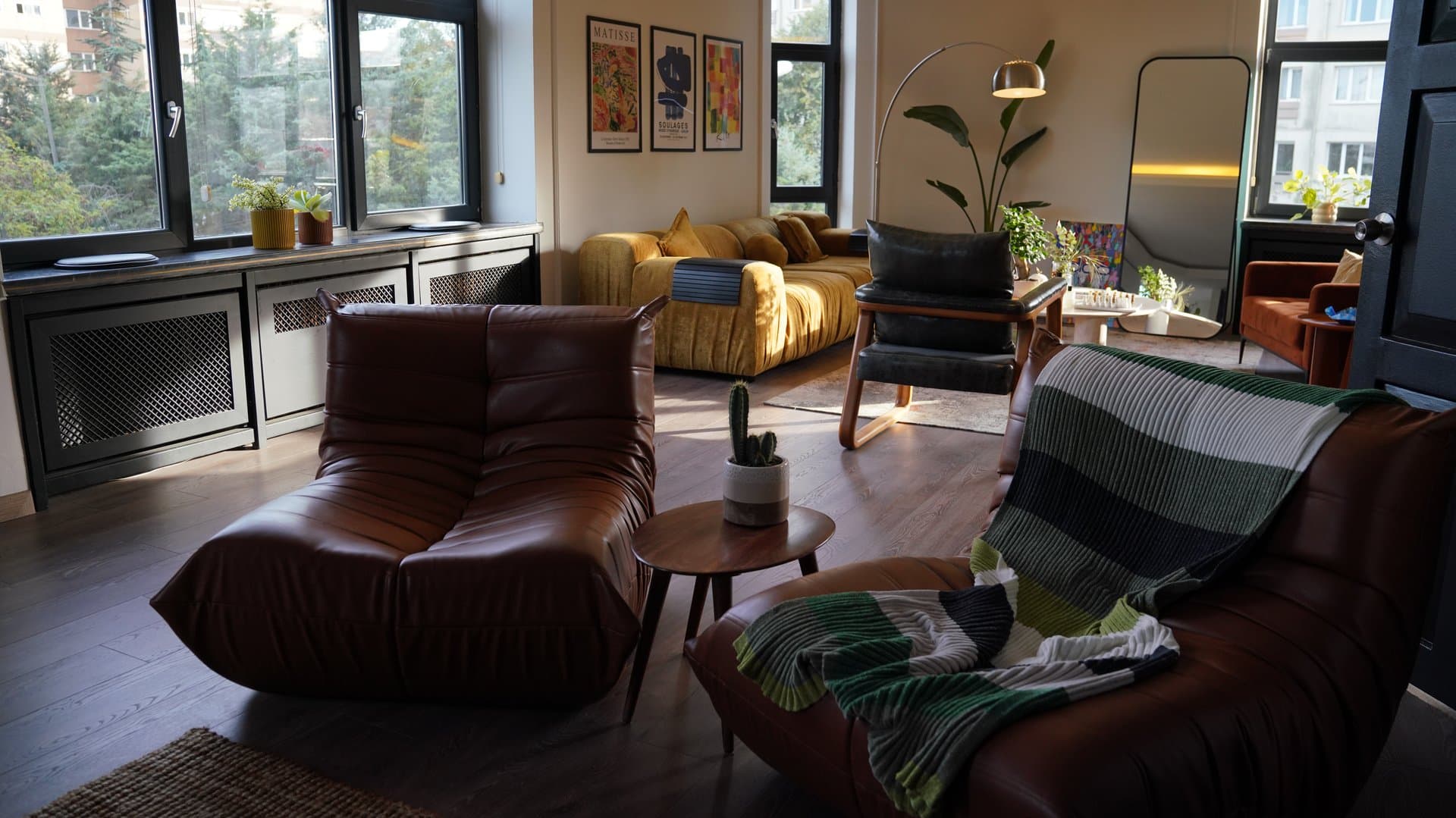 Dao New Media Ofis, Etiler