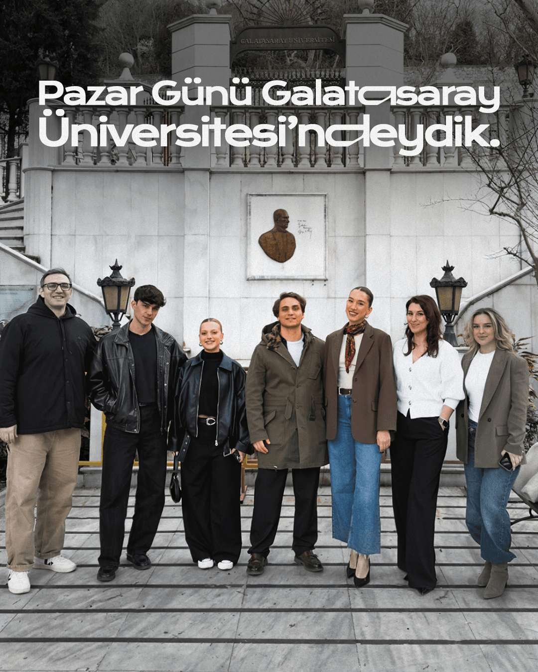 Dao New Media ekibi Galatasaray Üniversitesi önünde